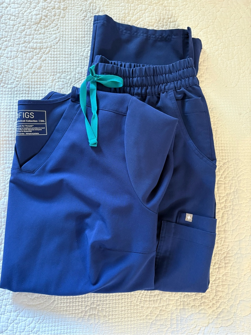 Women’s Figs Royal sapphire Scrub Jogger Set with Teal Drawstring